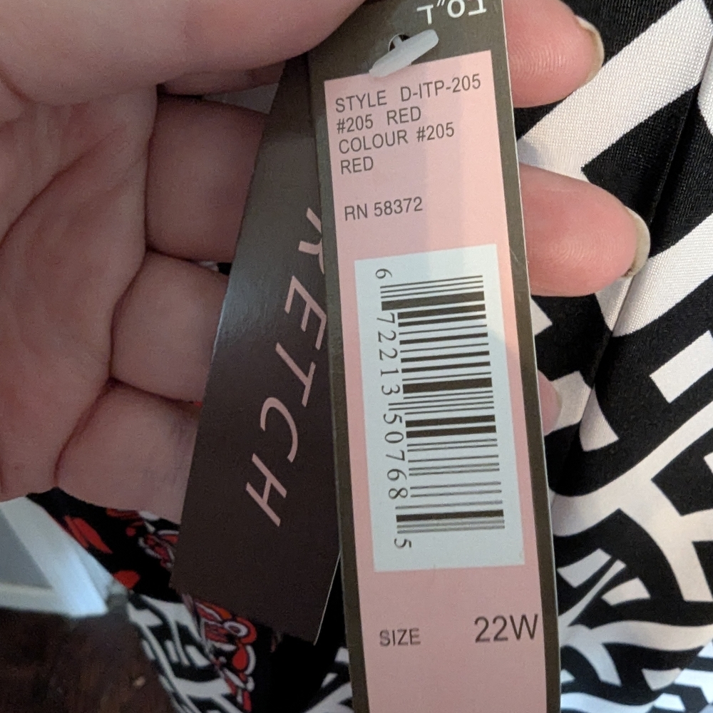 Black and White Geometric Pattern Dress with Red Accents - Picture 3 of 5